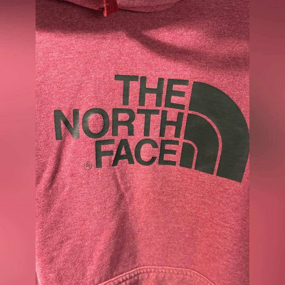 The North Face Men’s Hoodie in Heathered Red Color Men’s Jacket Size‎ Large